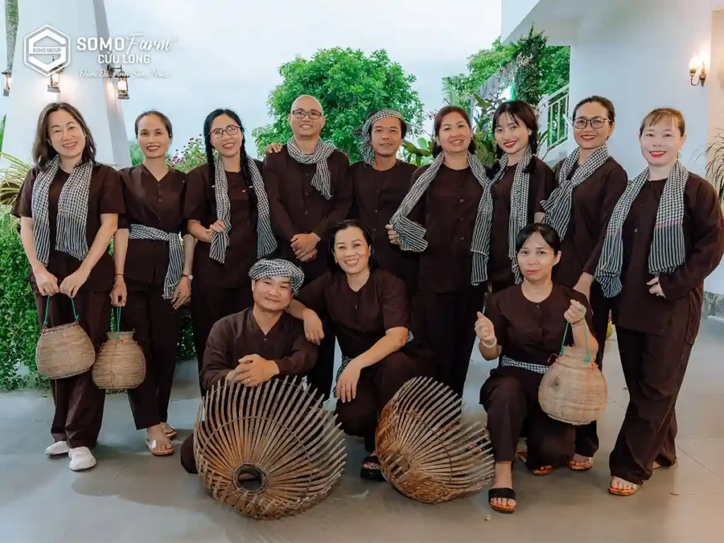 Trải Nghiệm Làm Nông Dân Khi Du Lịch Sinh Thái Vĩnh Long