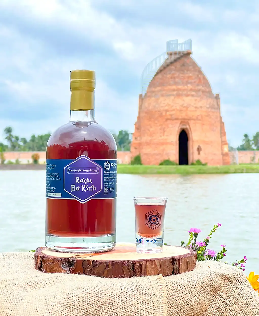 Sản phẩm Somo Farm Rượu Ba Kích truyền thống tại Somo Farm Cửu Long